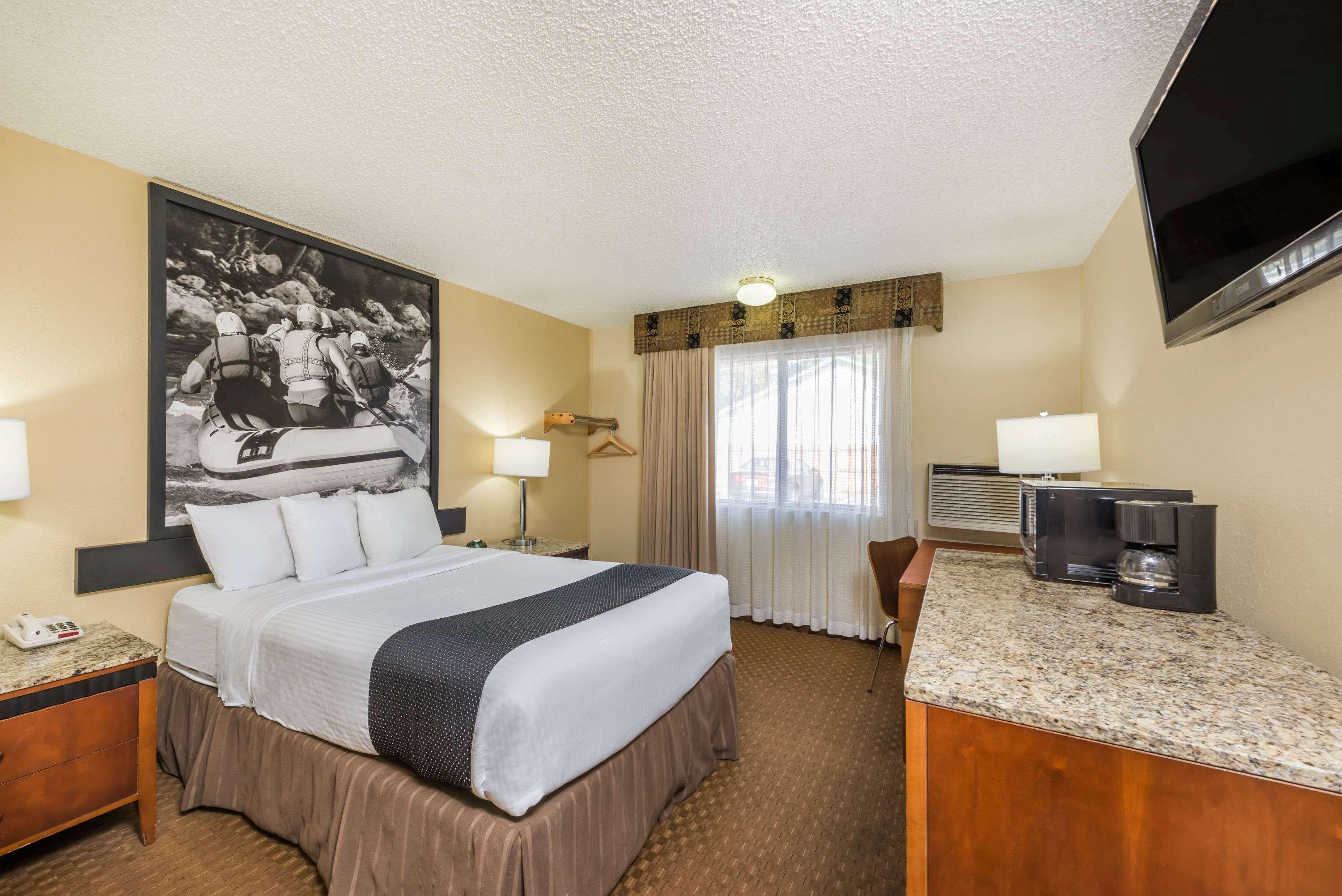 ซูเปอร์ 8 บาย วินด์แฮม แคนนอน ซิตี้ Motel แคนนอนซิตี ภายนอก รูปภาพ